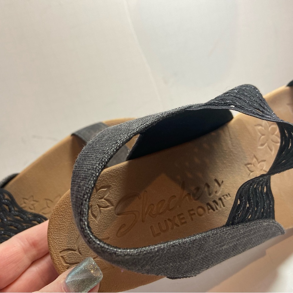 Skecher~Neutral~Shimmery~Gray/Black~Foam Insole~Cork-Look Wedge Sandal~Size 11 - Picture 2 of 14